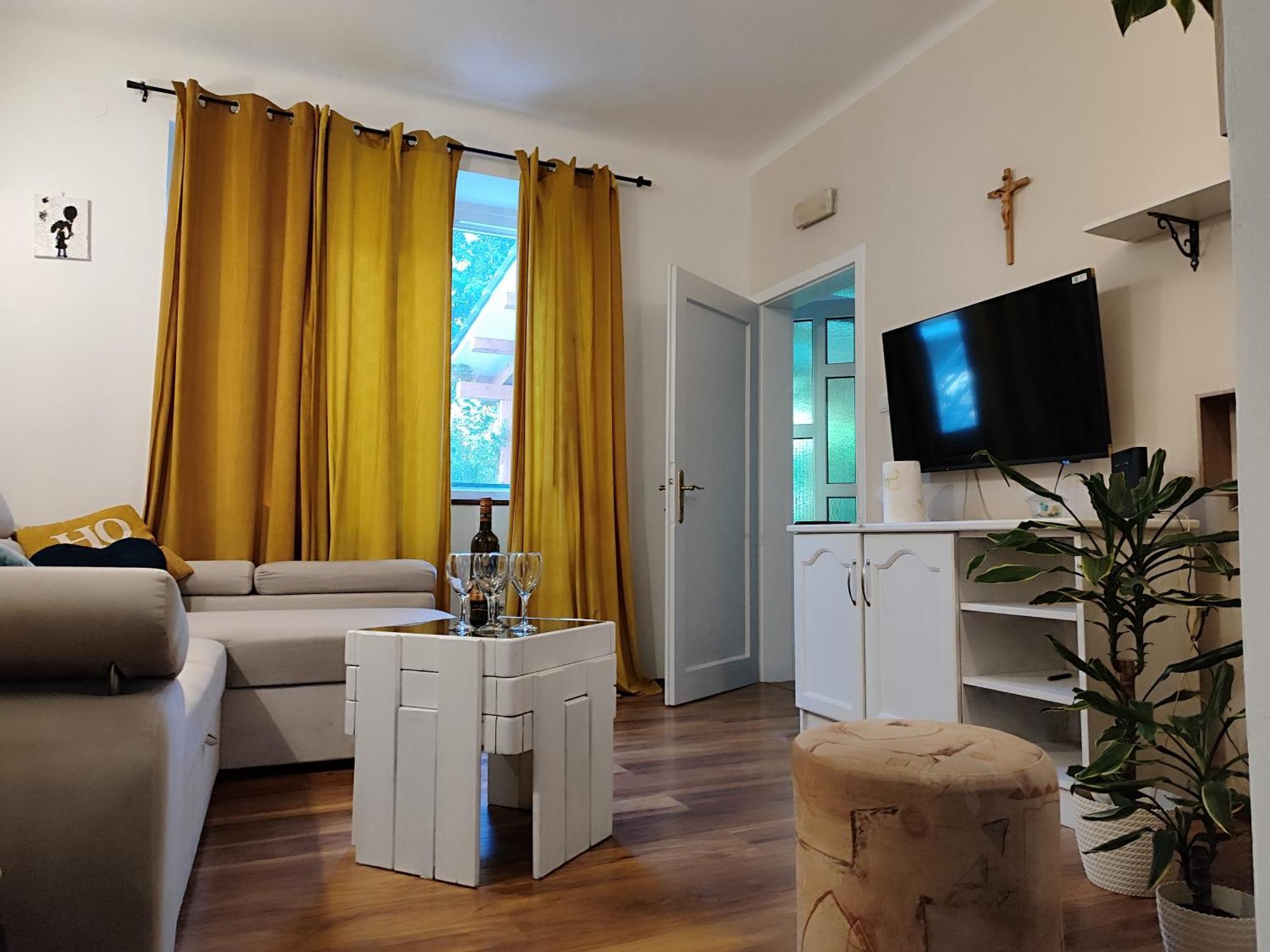 Apartman Daniel With Free Parking Mundanije Bagian luar foto