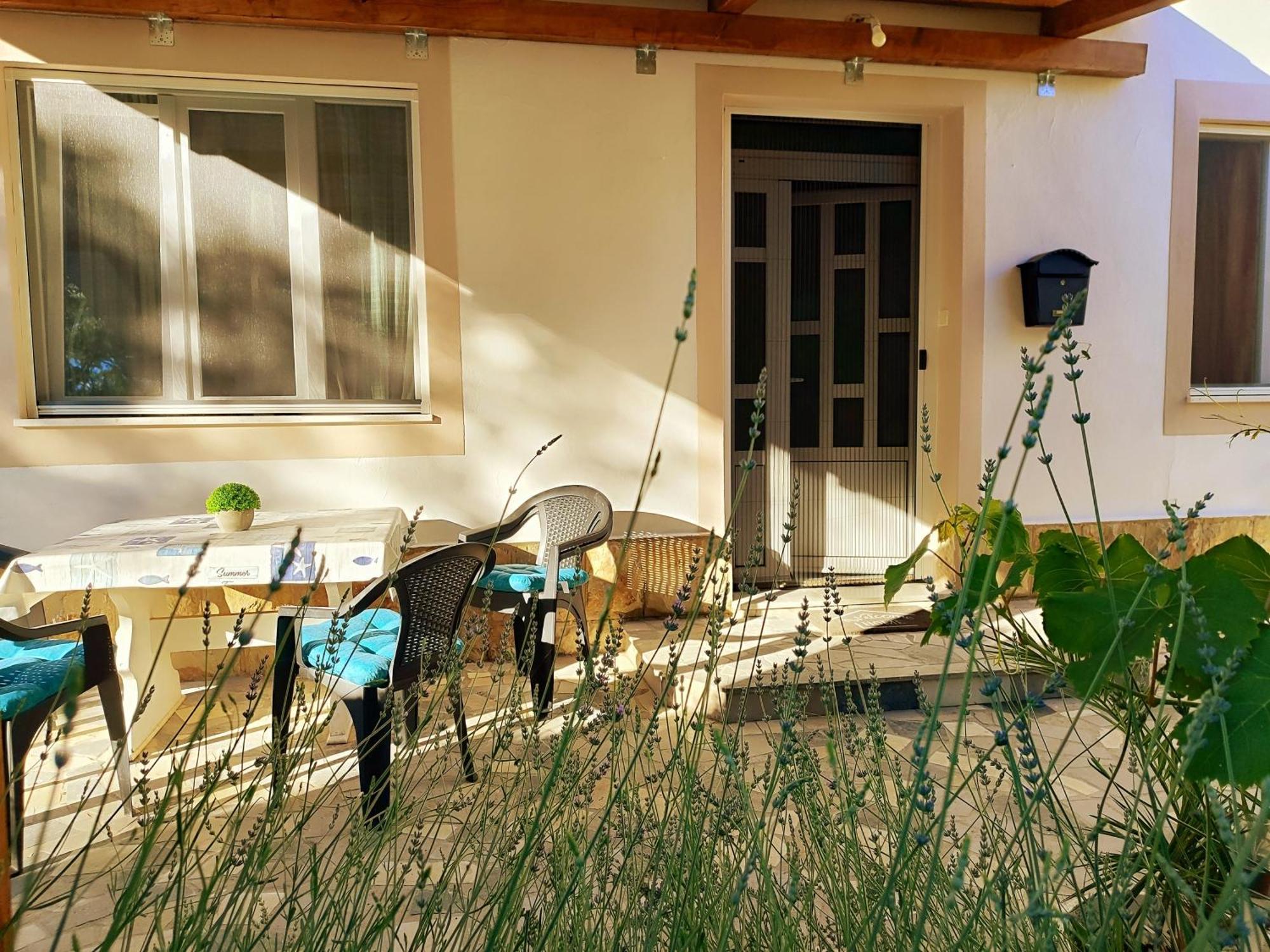 Apartman Daniel With Free Parking Mundanije Bagian luar foto