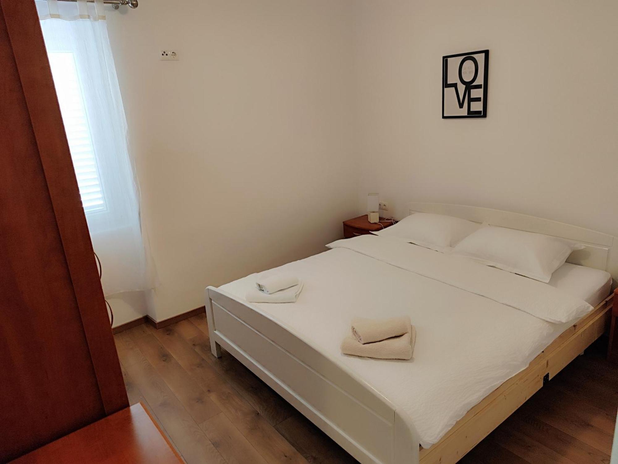 Apartman Daniel With Free Parking Mundanije Bagian luar foto