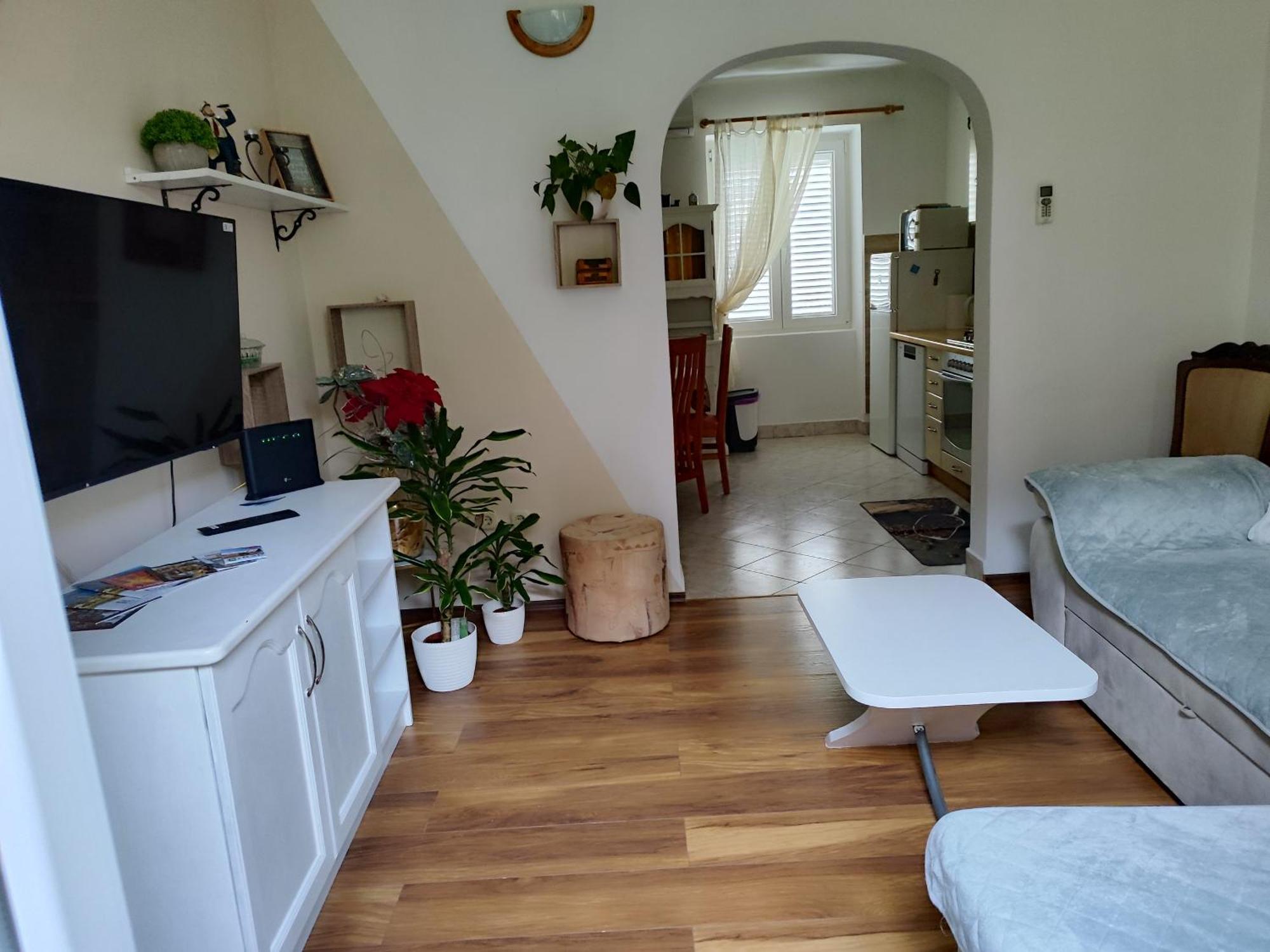 Apartman Daniel With Free Parking Mundanije Bagian luar foto