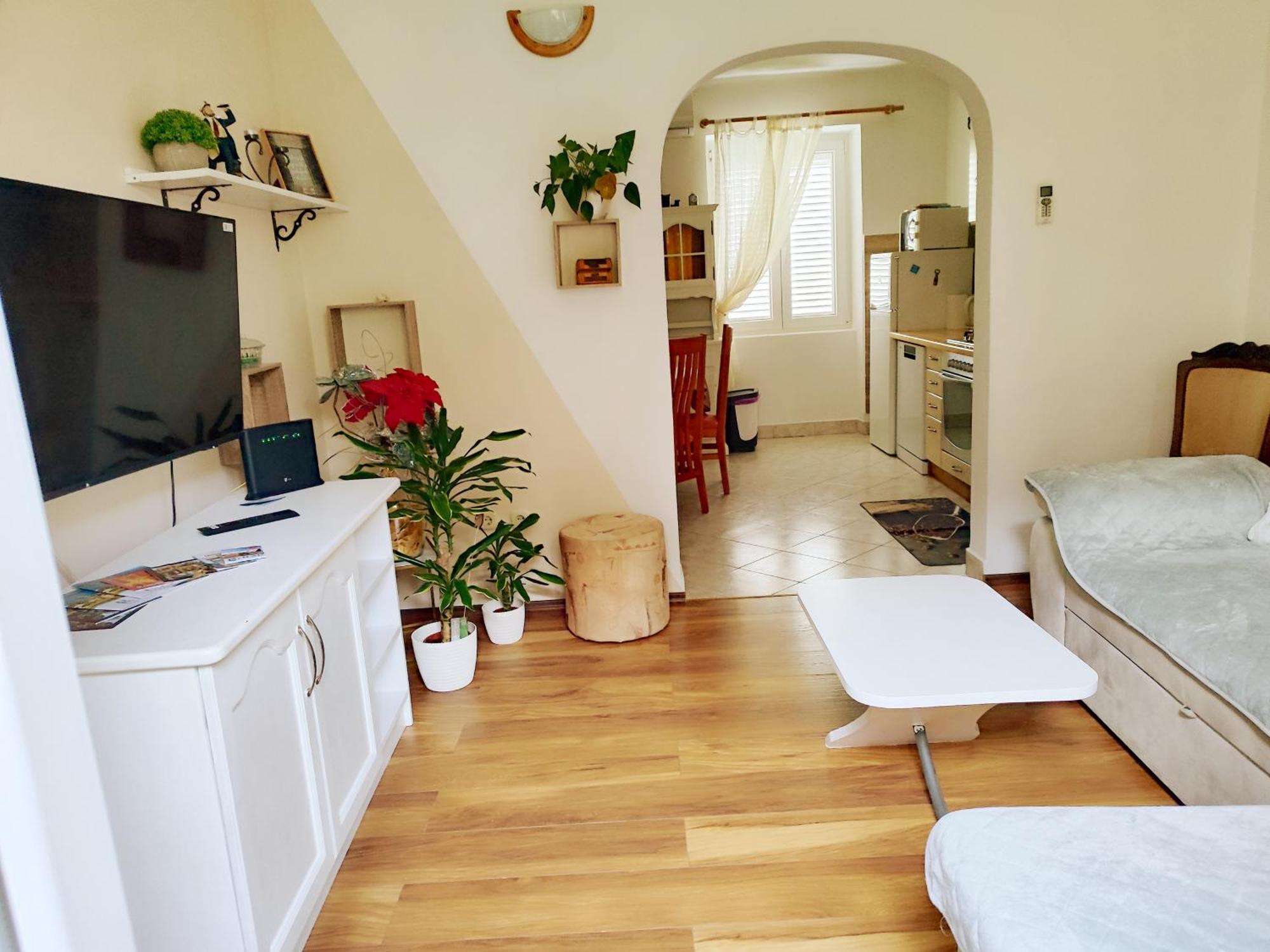 Apartman Daniel With Free Parking Mundanije Bagian luar foto